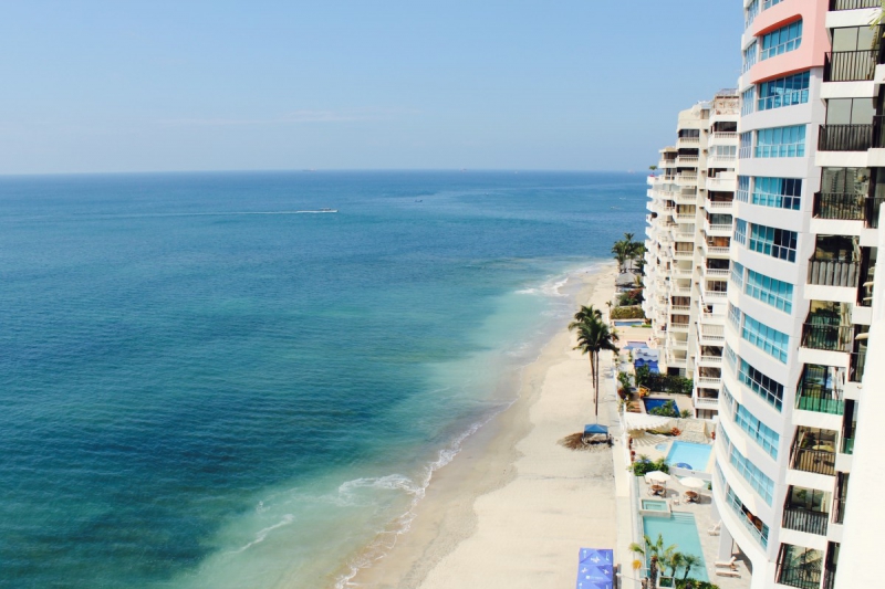 chambre-hote-CARROS-min_beach_ocean_shore_hotel_palm_tree-33726